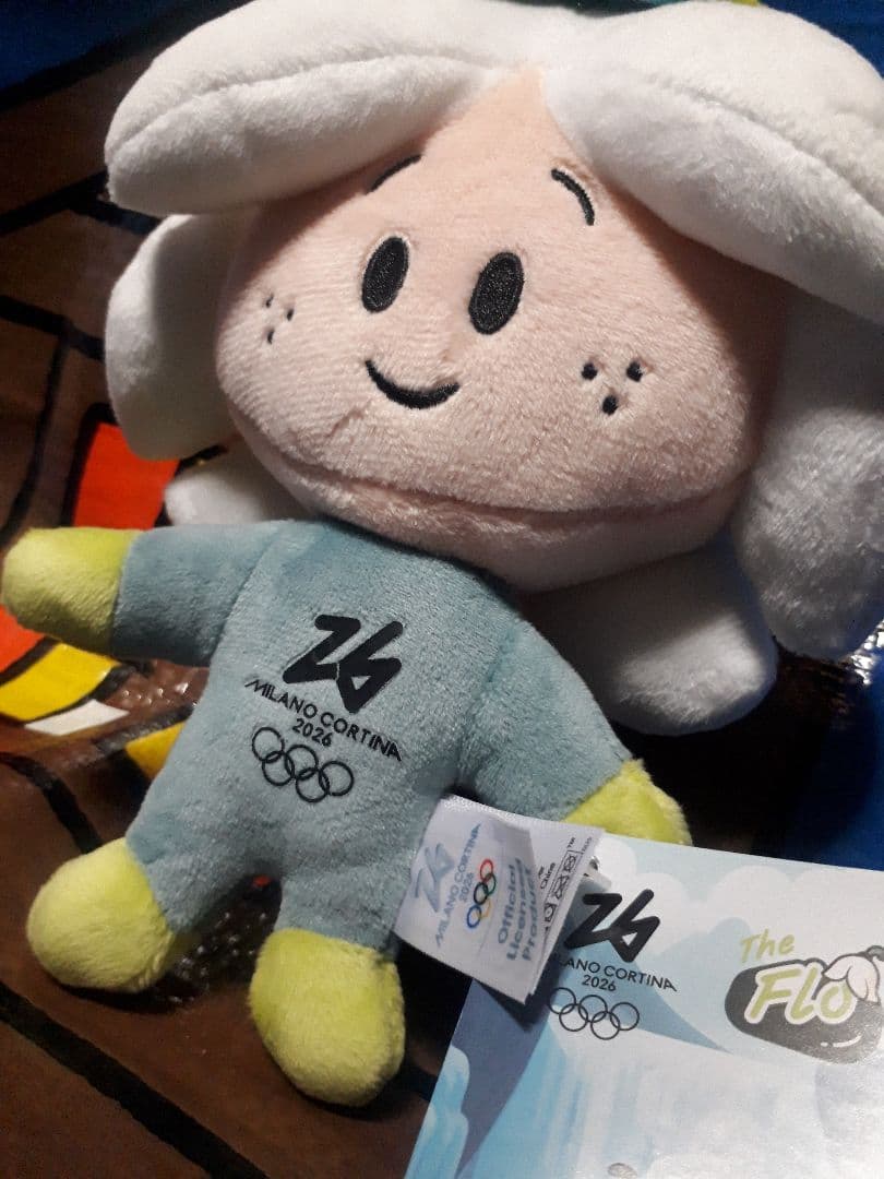 ミラノ・コルティナ 2026 オリンピック　　　フロー　　ぬいぐるみ