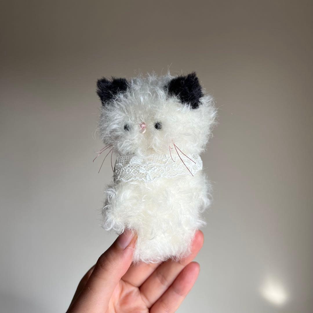 ぺろん白黒　ちいさなネコ　猫　ぬいぐるみ　作家　テディベア　レトロ　アートドール