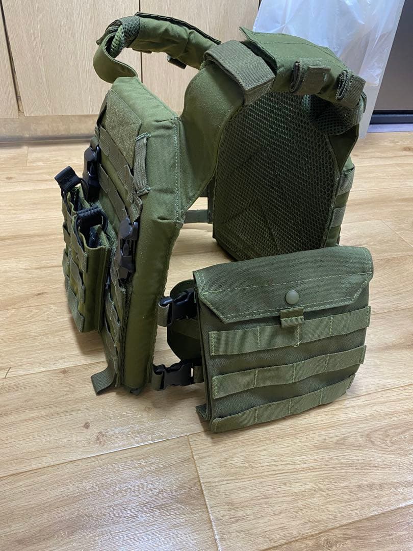 実物Warrior Assault プレートキャリア オリーブドラブ　ポーチ付属