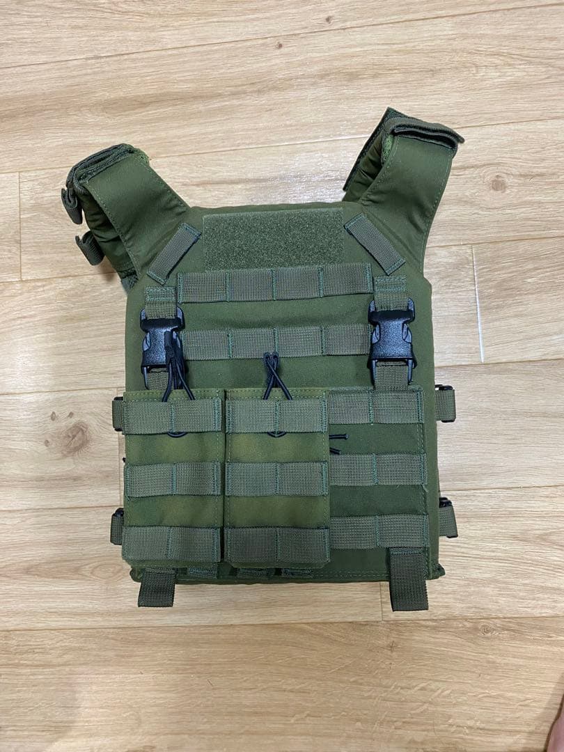 実物Warrior Assault プレートキャリア オリーブドラブ　ポーチ付属