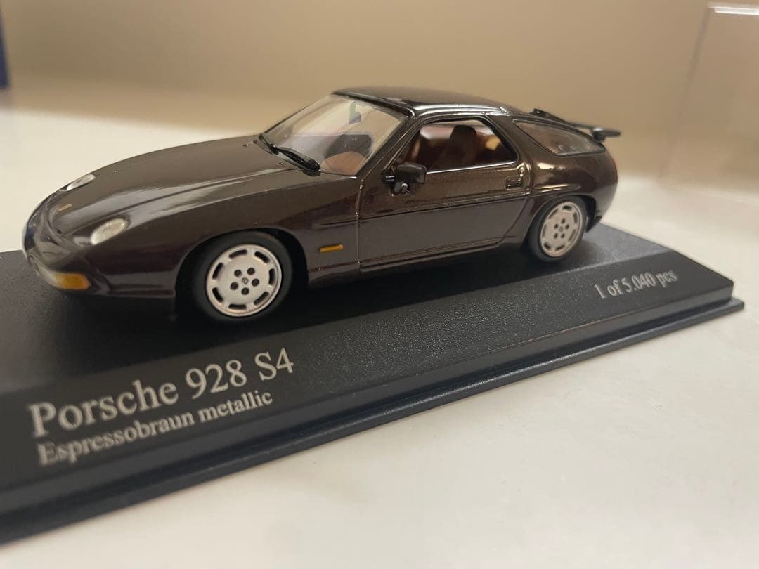 [11/9まで値下中]MINICHAMPS ポルシェ928 S4 1991 黒