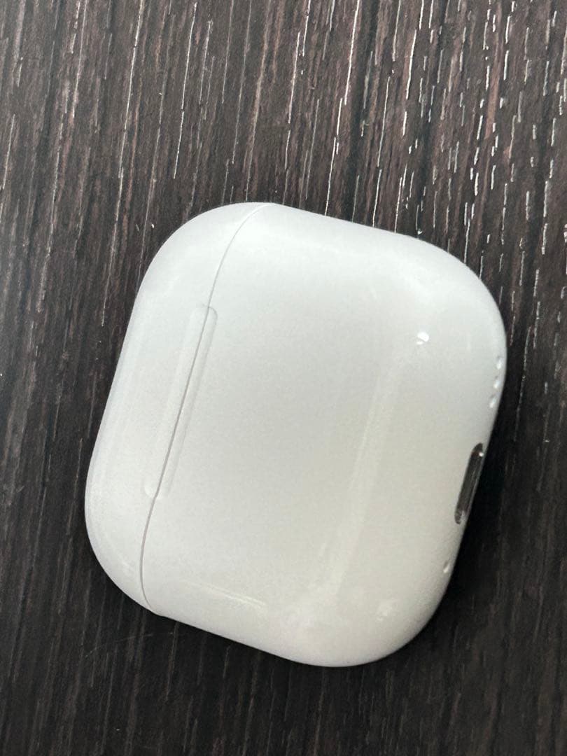 AirPods 4世代　ノイズキャンセリング搭載モデル