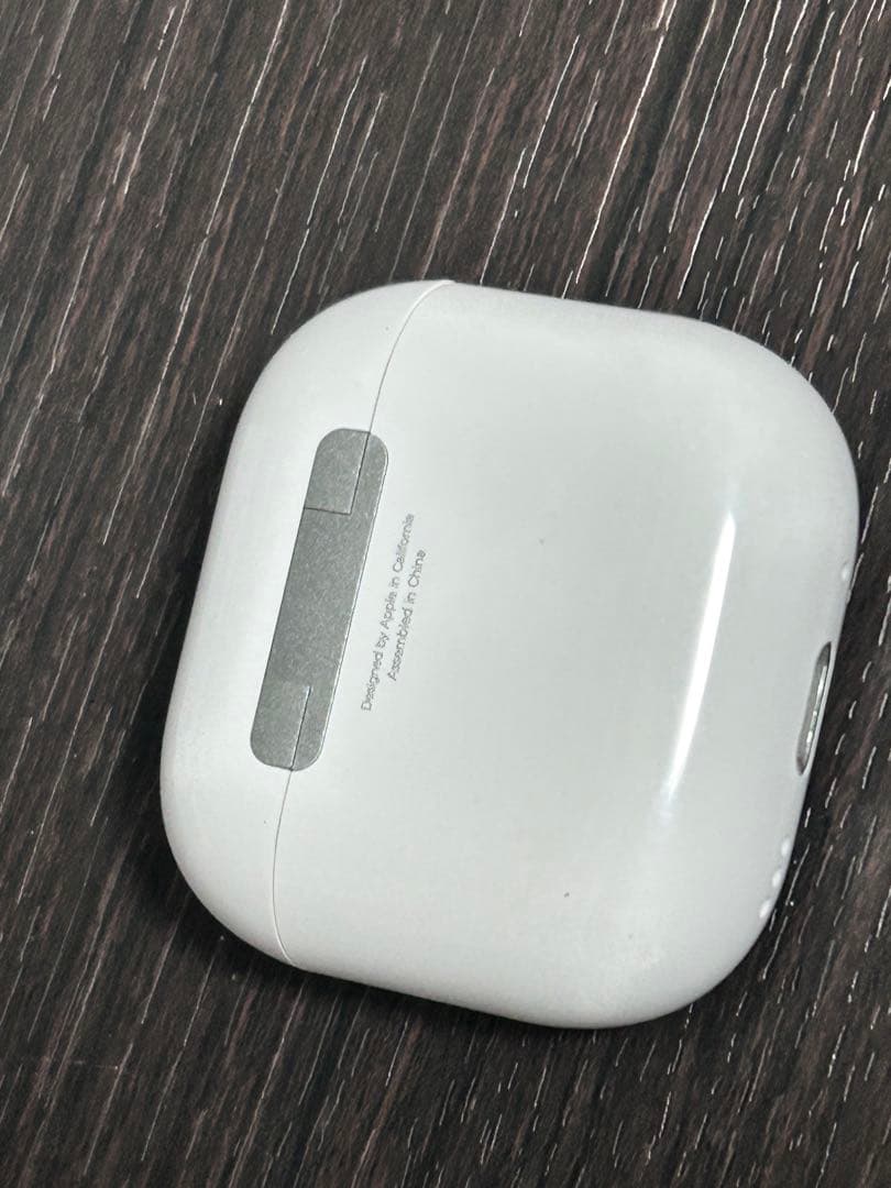 AirPods 4世代　ノイズキャンセリング搭載モデル