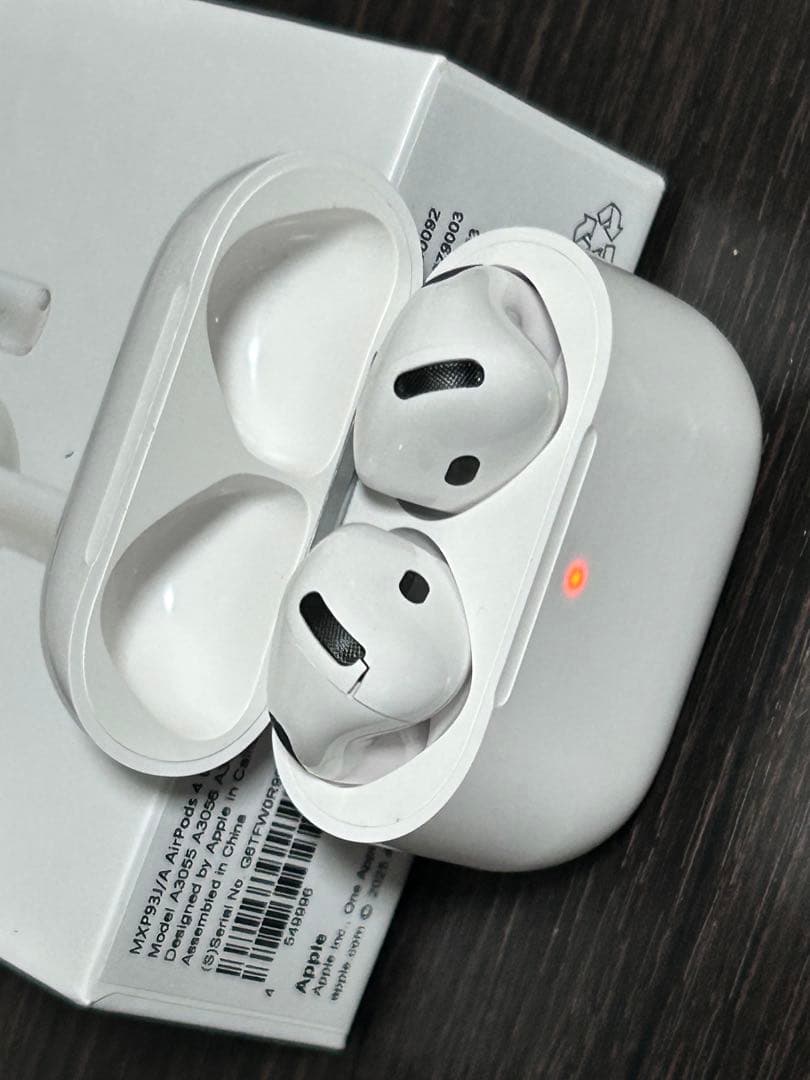 AirPods 4世代　ノイズキャンセリング搭載モデル