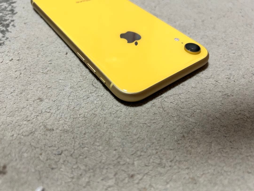 Apple iPhone XR 64GB 本体