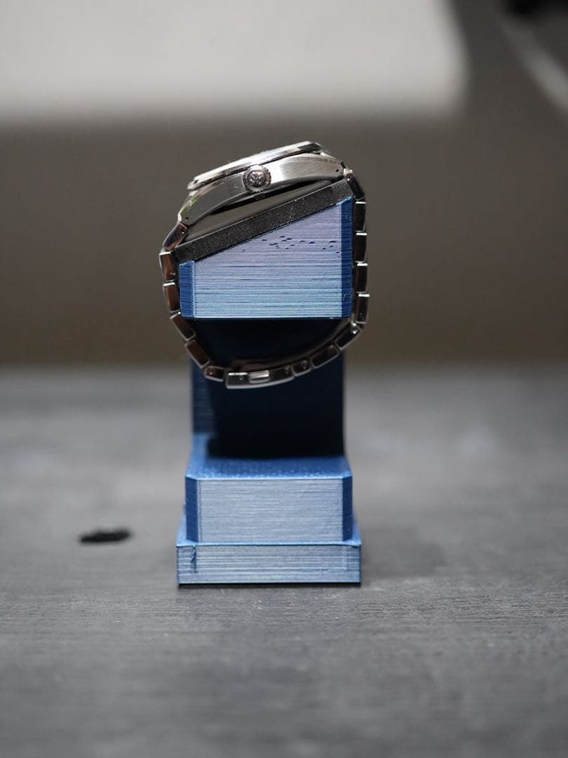 漆黒とネイビームントル 腕時計スタンド