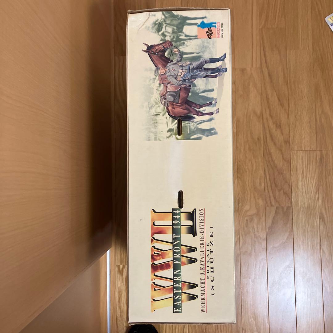 DRAGON社製　軍馬、ドイツ兵士フィギュア　装備品の3点セット　 新品、未開封