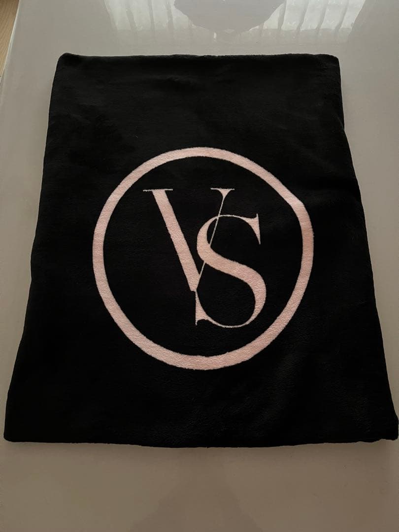 ヴィクトリアシークレット　　　美品 シグネチャー柄　　　　　　　大判ブランケット