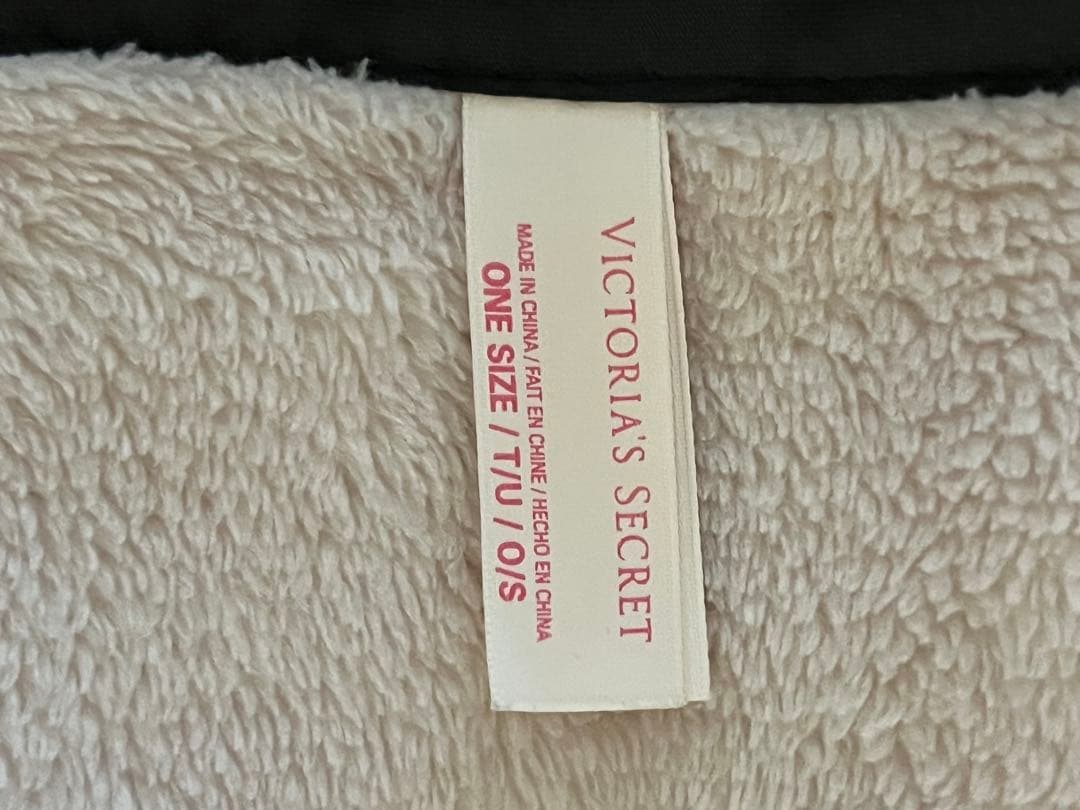 ヴィクトリアシークレット　　　美品 シグネチャー柄　　　　　　　大判ブランケット