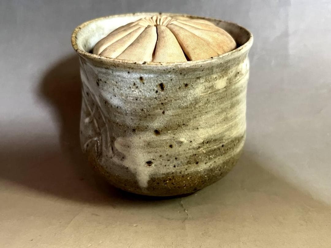 湯飲み■刷毛目 立ちぐい飲み 江戸期 えくぼ 箆目 湯呑み 糸切り高台 骨董■