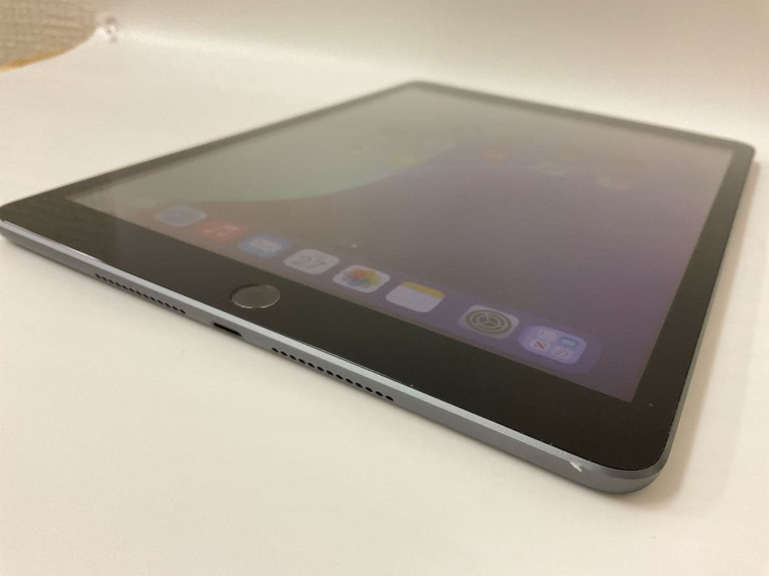 【BT94％】iPad 第7世代32GB スペースグレイCellularモデル