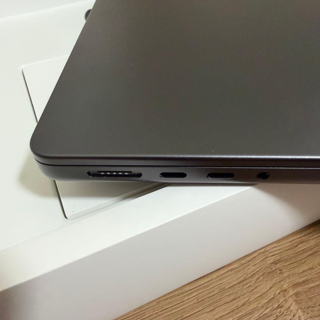 MacBook Pro 14インチ M4 16GB 1TB スペースブラック