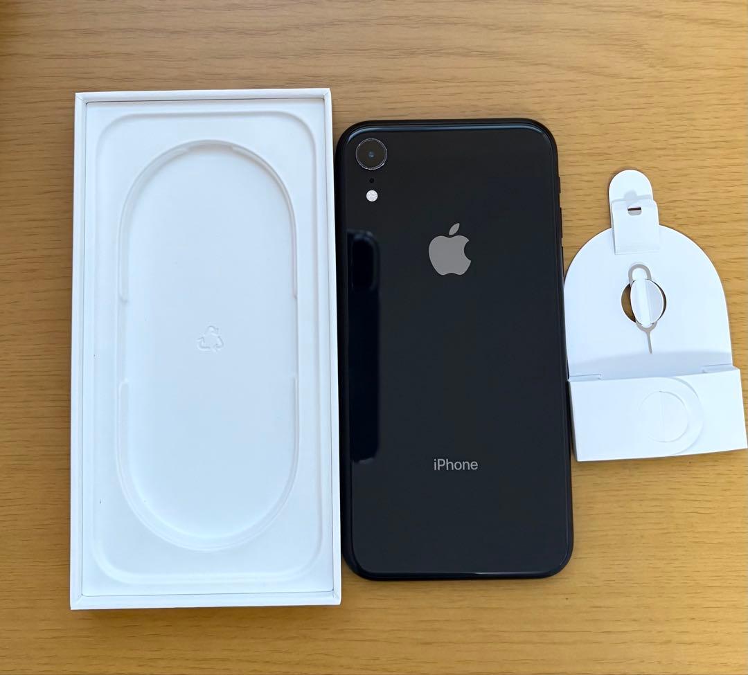 iPhoneXR(128GB)ブラック SIMカード挿入用のピック付き