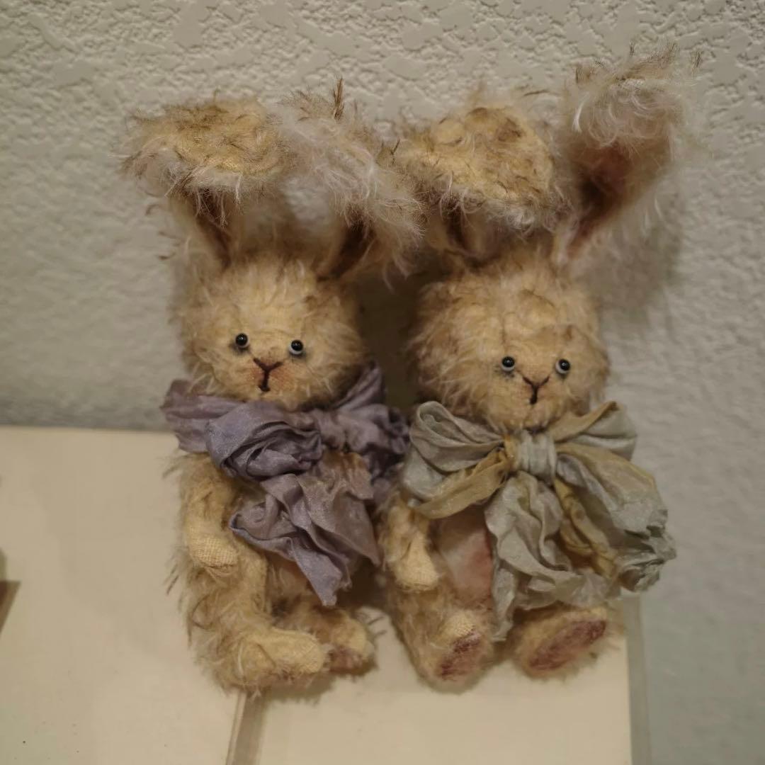 好奇心旺盛なうさぎちゃん アーティストベア 海外作家様 ハンドメイド