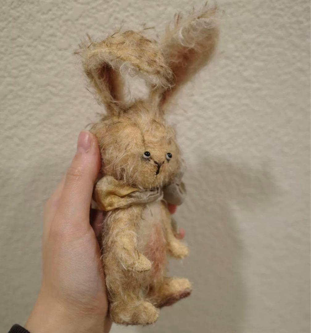 好奇心旺盛なうさぎちゃん アーティストベア 海外作家様 ハンドメイド