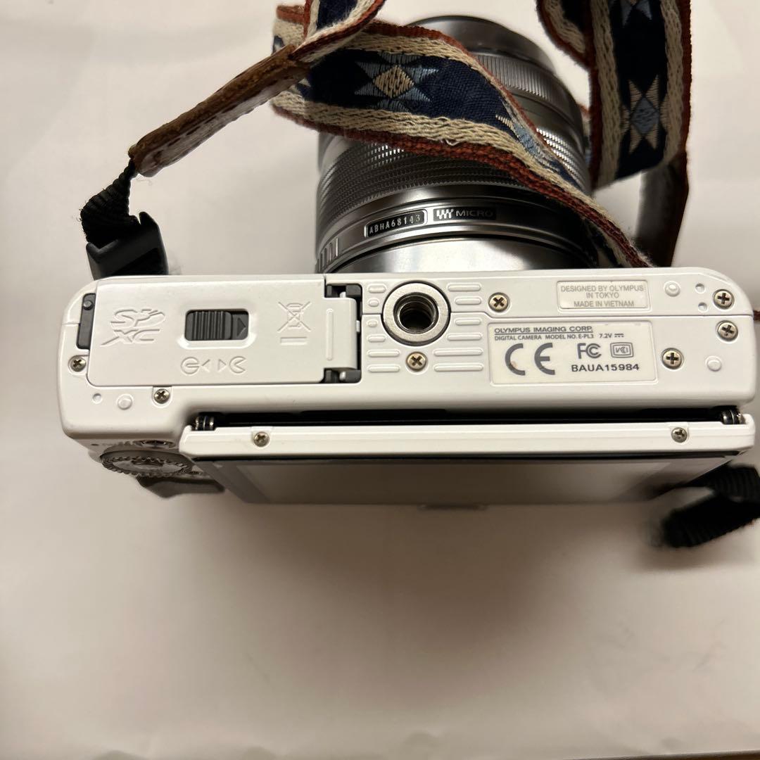 OLYMPUS E-PL3 ホワイト デジタル一眼レフ　レンズ2個付き