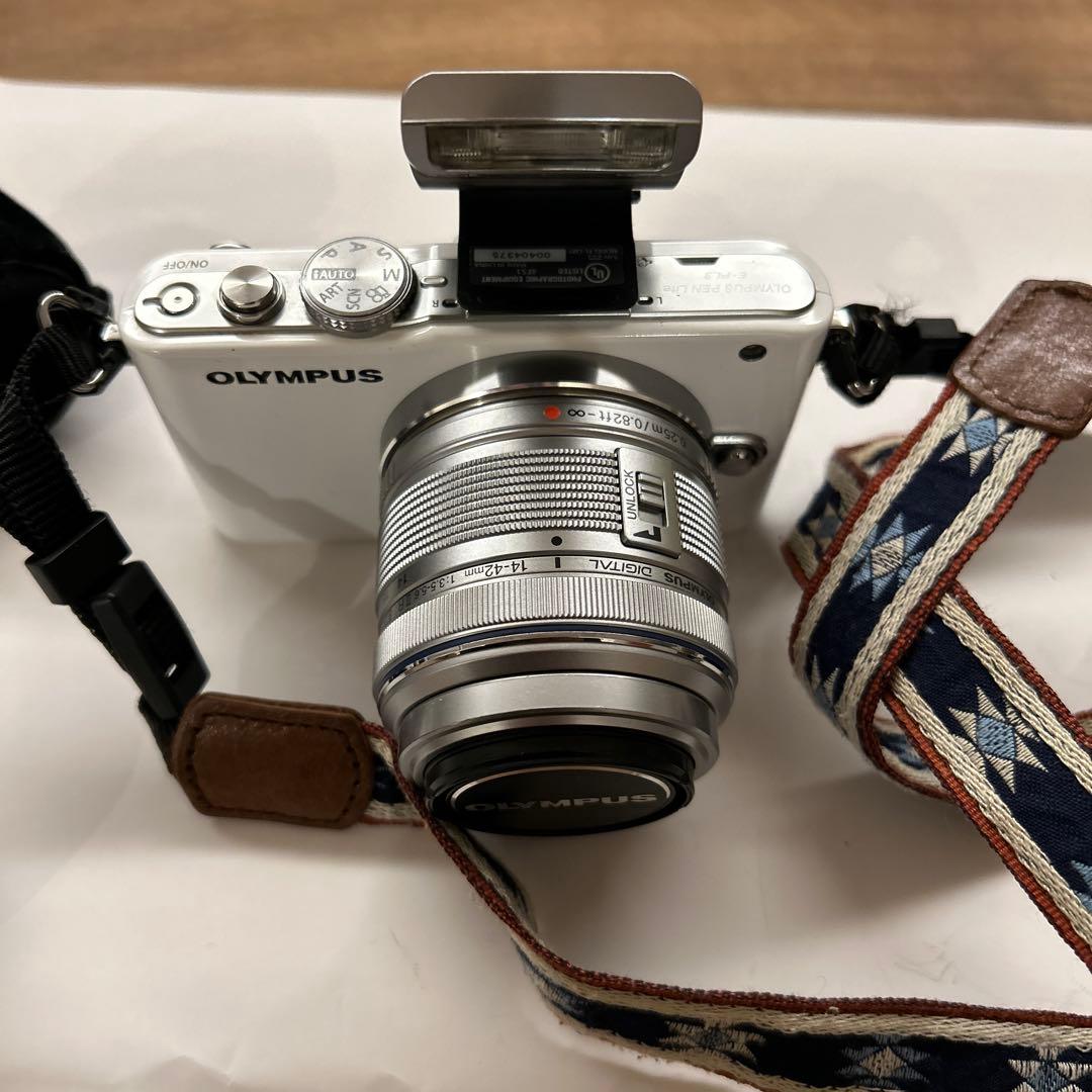 OLYMPUS E-PL3 ホワイト デジタル一眼レフ　レンズ2個付き