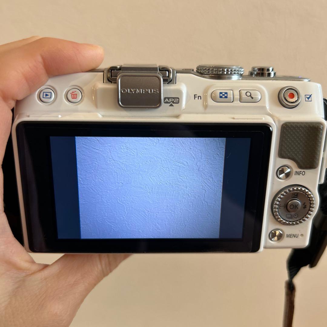 OLYMPUS E-PL3 ホワイト デジタル一眼レフ　レンズ2個付き