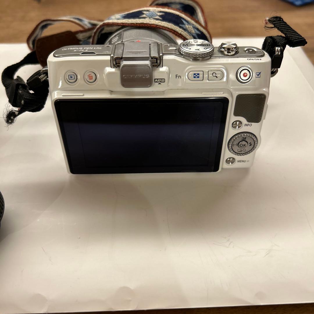OLYMPUS E-PL3 ホワイト デジタル一眼レフ　レンズ2個付き