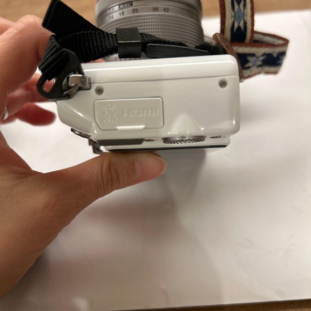 OLYMPUS E-PL3 ホワイト デジタル一眼レフ　レンズ2個付き