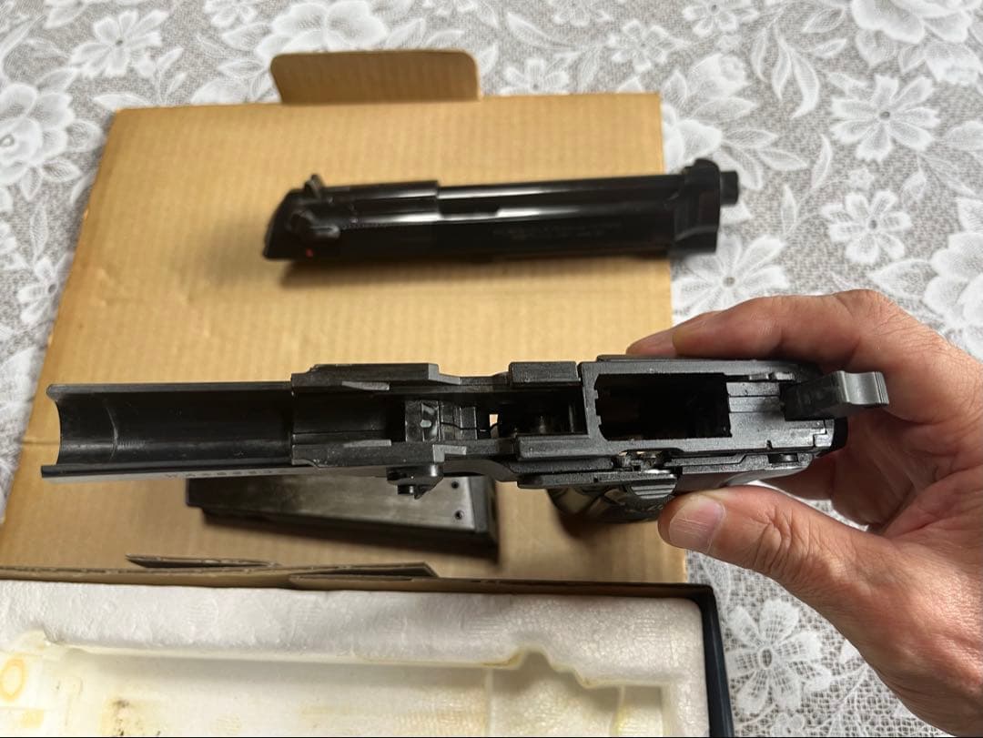 WESTERN ARMS M92FS ブローバックガスガン➕本革ホルスター