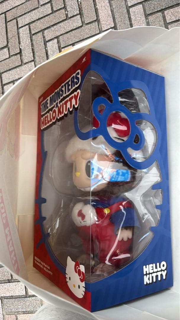 ポップマート ザ モンスターズ × ハローキティ ぬいぐるみ
