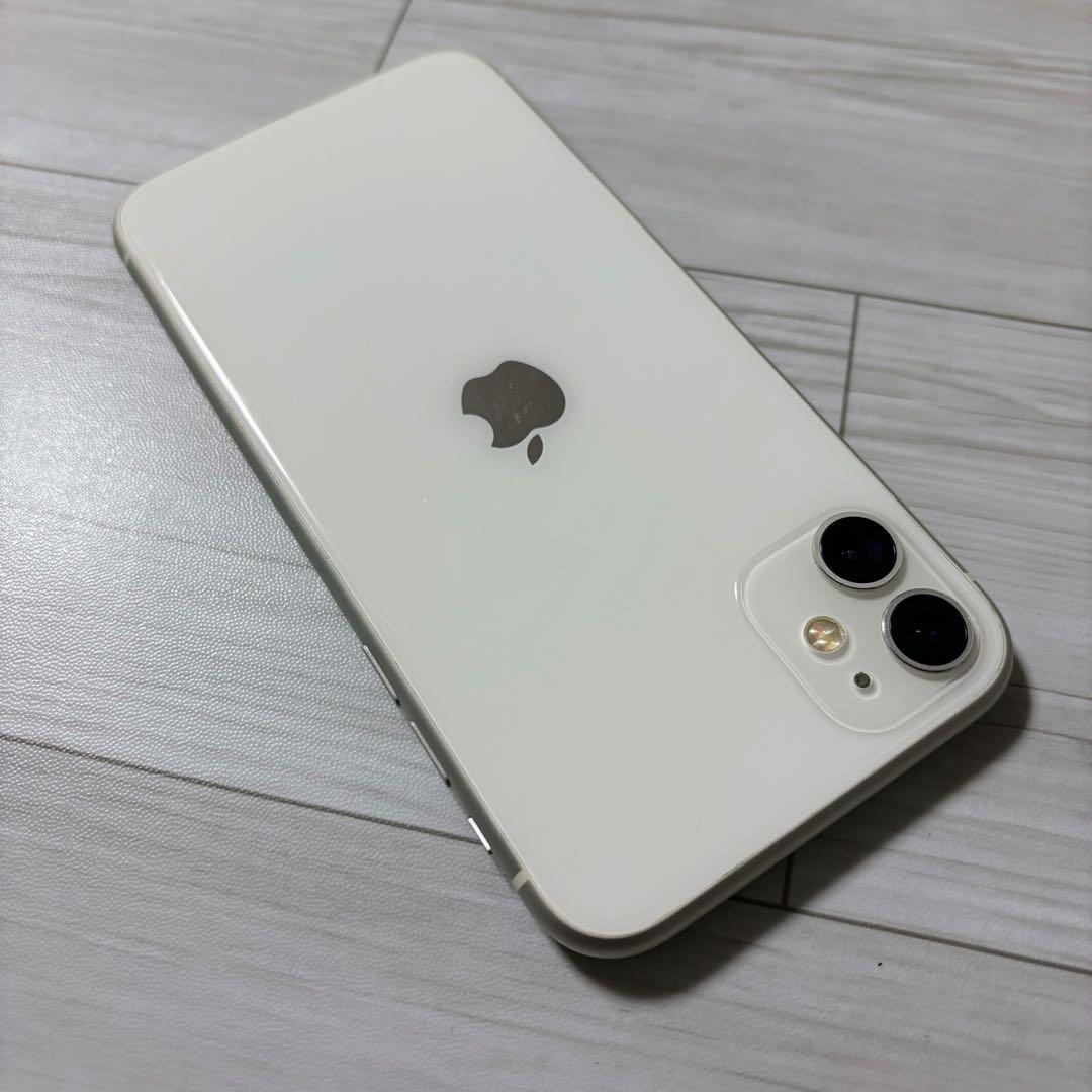 iPhone11 128GB ホワイト 表示不良あり バッテリー交換済 おまけ付