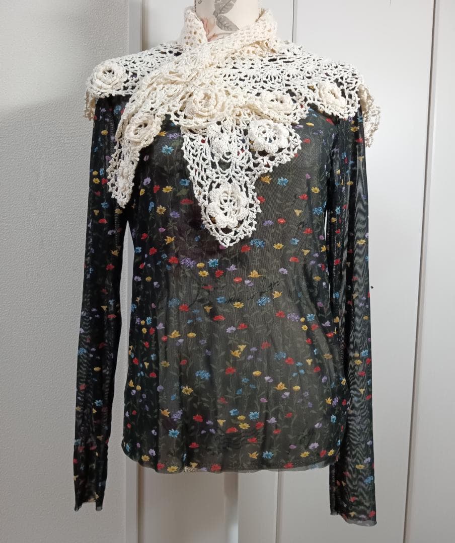 ♡母への贈り物♡新品未使用　レース編み　❧オールド・ローズの三角ストール❧