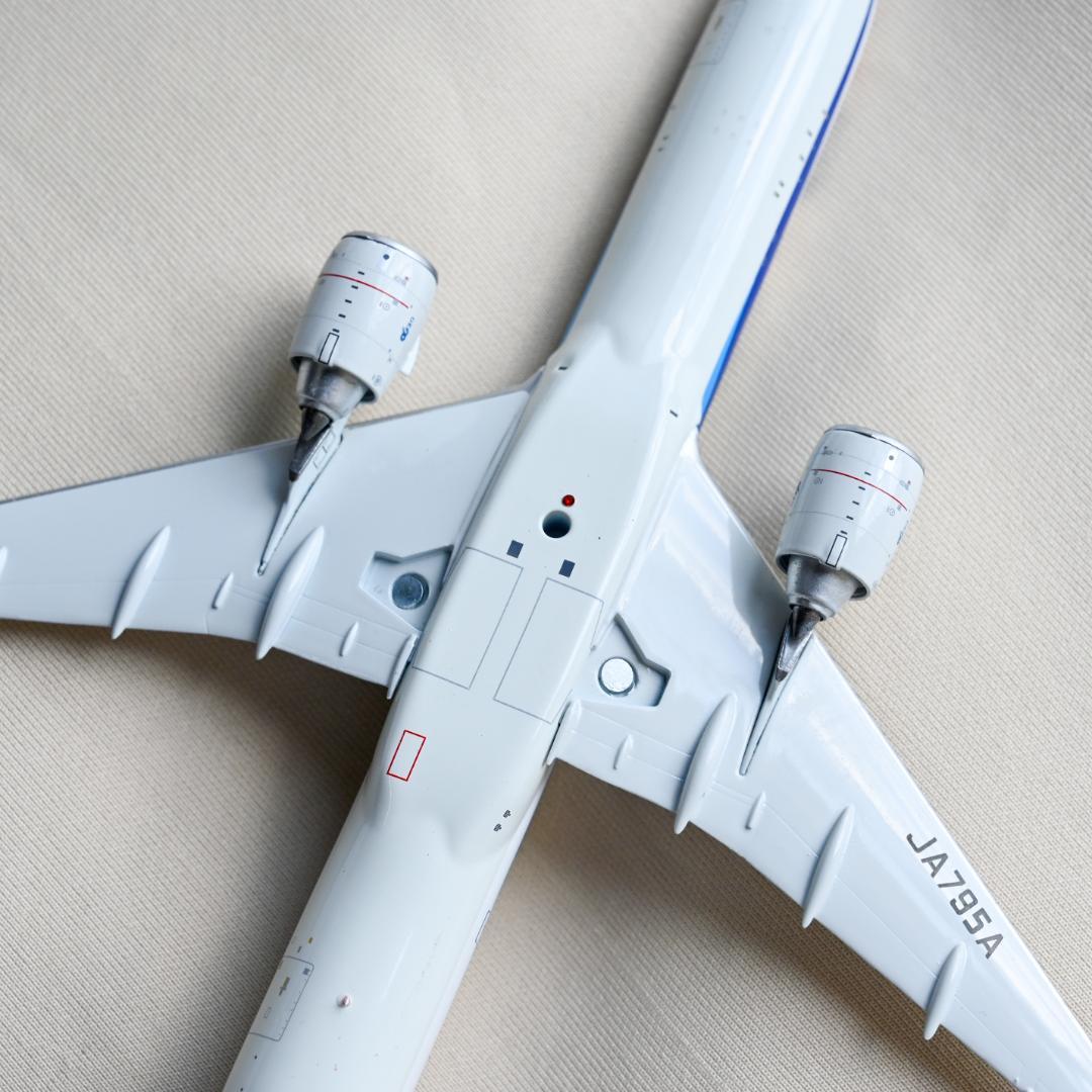 ANA B777-300ER ギア着脱可 JA795A 1/400