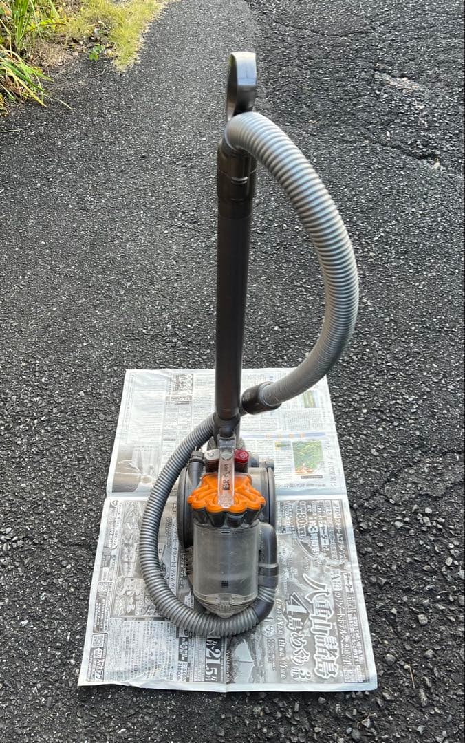 動きます。Dyson ダイソンDC26 掃除機　オレンジ