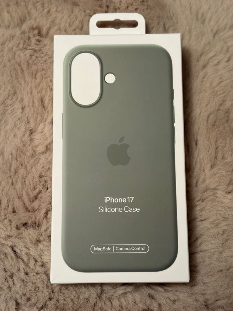 【美品】iPhone17 Silicone Case