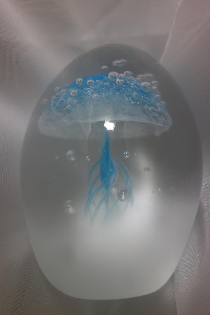 海月（くらげ）オブジェ ワタナベカズオ アーティストのガラスオブジェ クラゲ 青