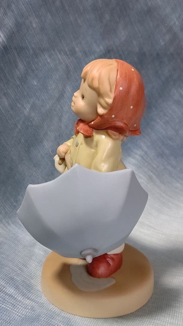 マーベル ルーシー アトウェル \" 雨上がりには いつも虹がかかります \"