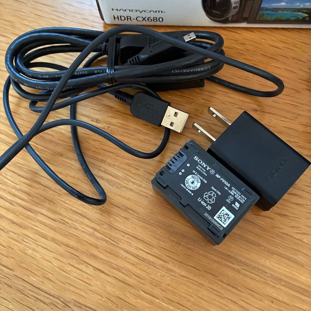 【ほぼ新品】SONY　ビデオカメラ　HDR-CX680 2019年製　レッド