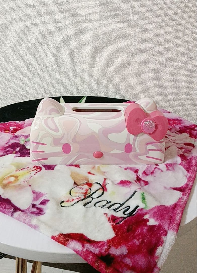 Rady♡レア　ハローキティー　ティッシュボックス　ハートマーブル