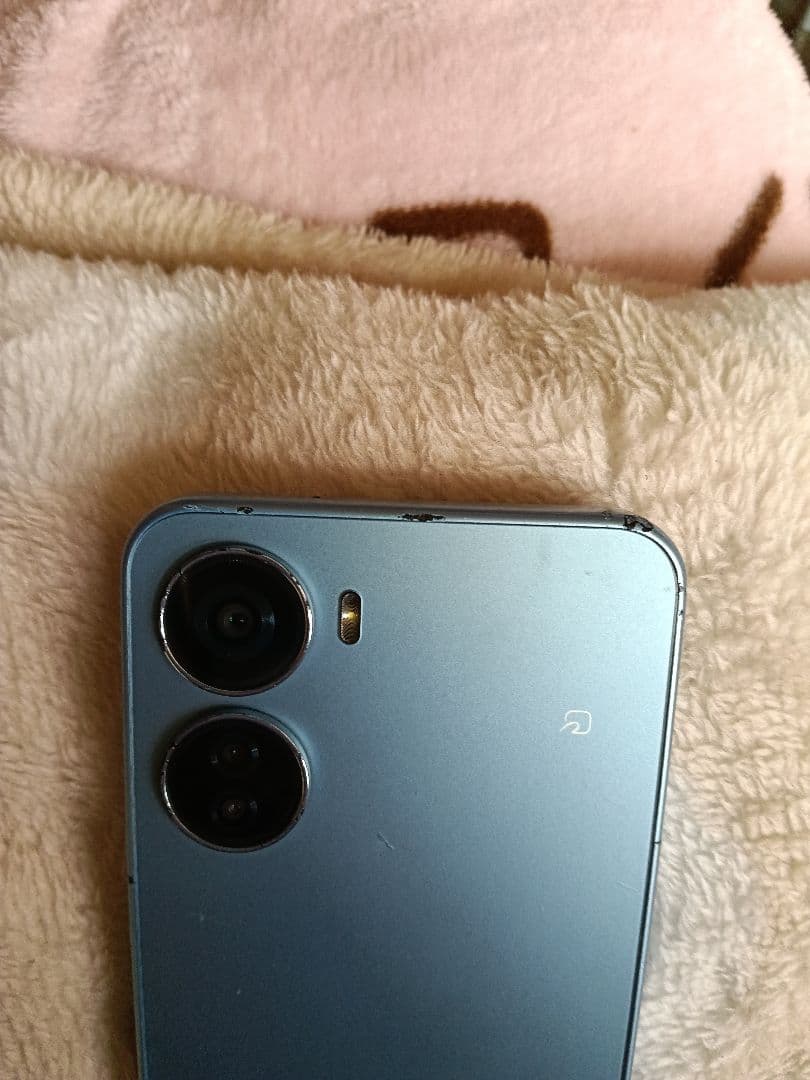 Libero5GivAT302ZTデュアルカメラ スマートフォン 青色