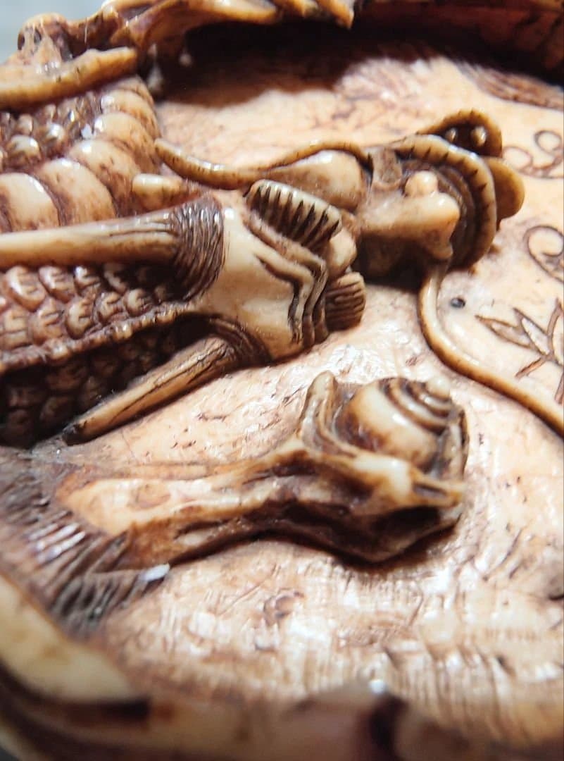 龍*ん様 竜の彫刻の小物入れ　骨董、アンティーク