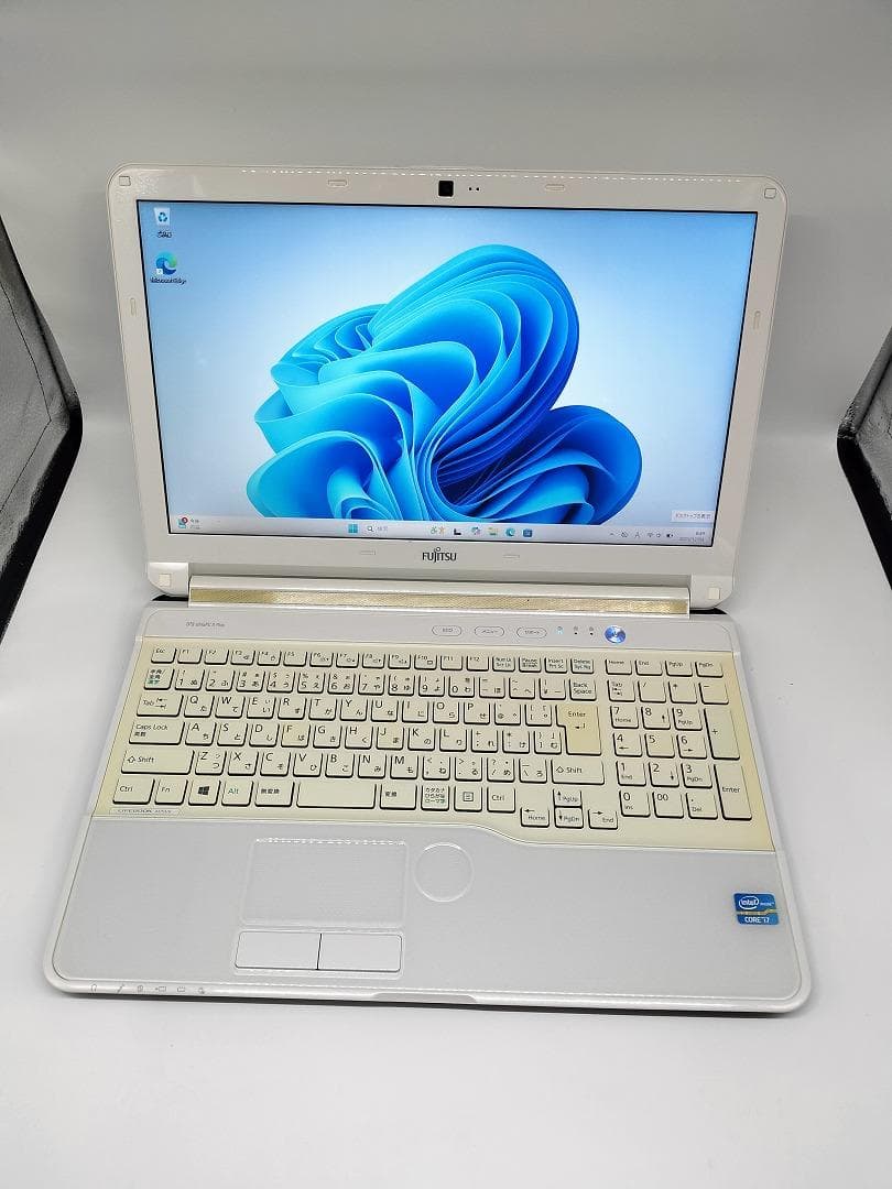 【FUJITSU】爆速 Core i7/新品SSD128GBノートパソコンD10
