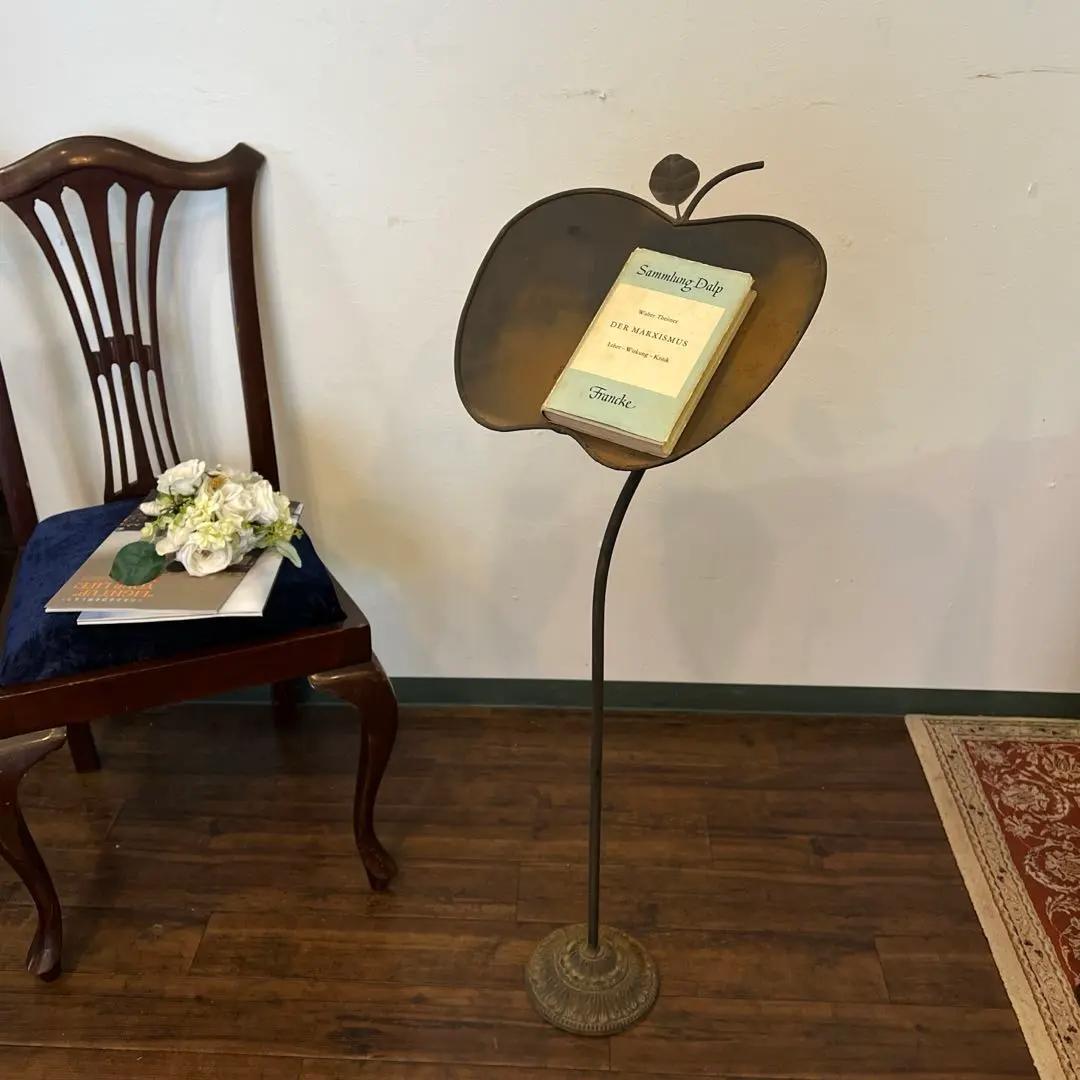 k200r124 りんごの譜面台 林檎モチーフのユニークな逸品 金属製スタンド