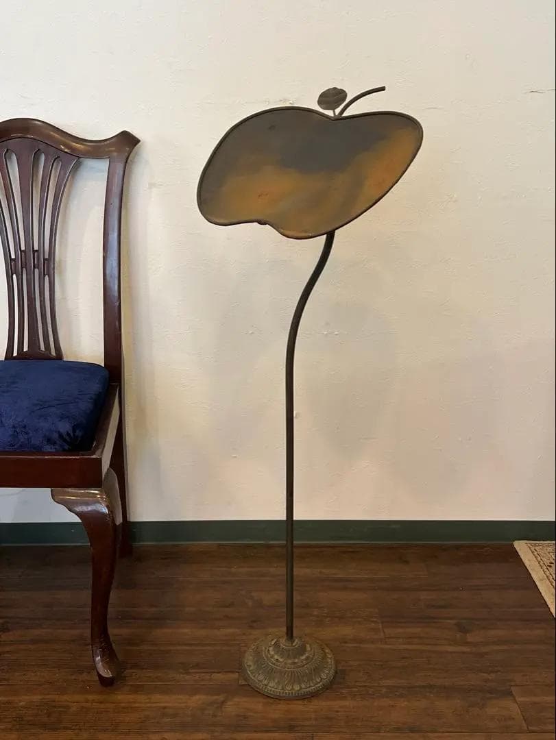 k200r124 りんごの譜面台 林檎モチーフのユニークな逸品 金属製スタンド