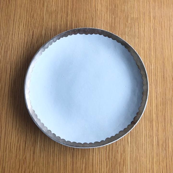 ［新品］中囿義光さん　スカラップ柄　銀彩　7寸皿