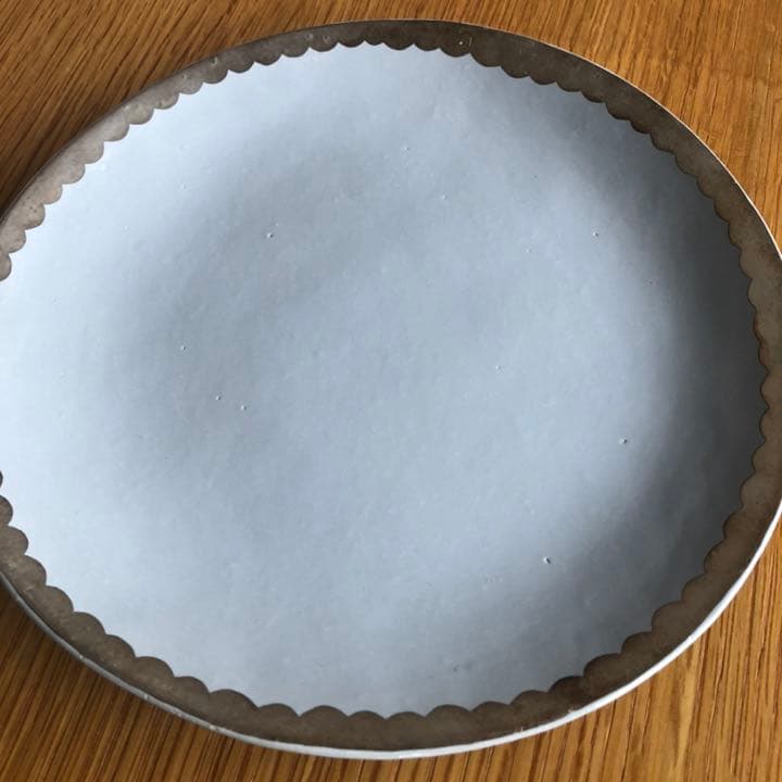 ［新品］中囿義光さん　スカラップ柄　銀彩　7寸皿