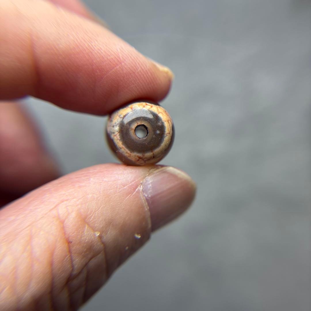 あずきちゃん瑪瑙　龍紋三眼天珠　11-234