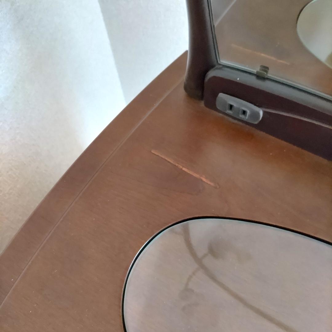 木製ドレッサー・鏡台　シェード付きライト