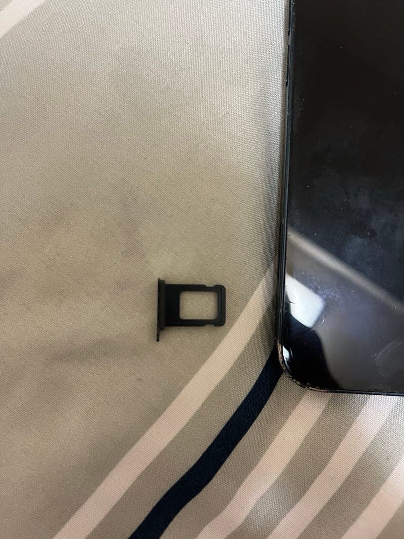 iPhone 13 128GB ミッドナイト 画面一部表示不良 SIMフリー