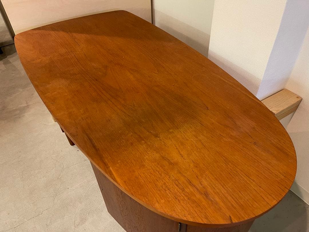 ヴィンテージ　北欧家具　チーク材　キドニーデスク　デンマーク