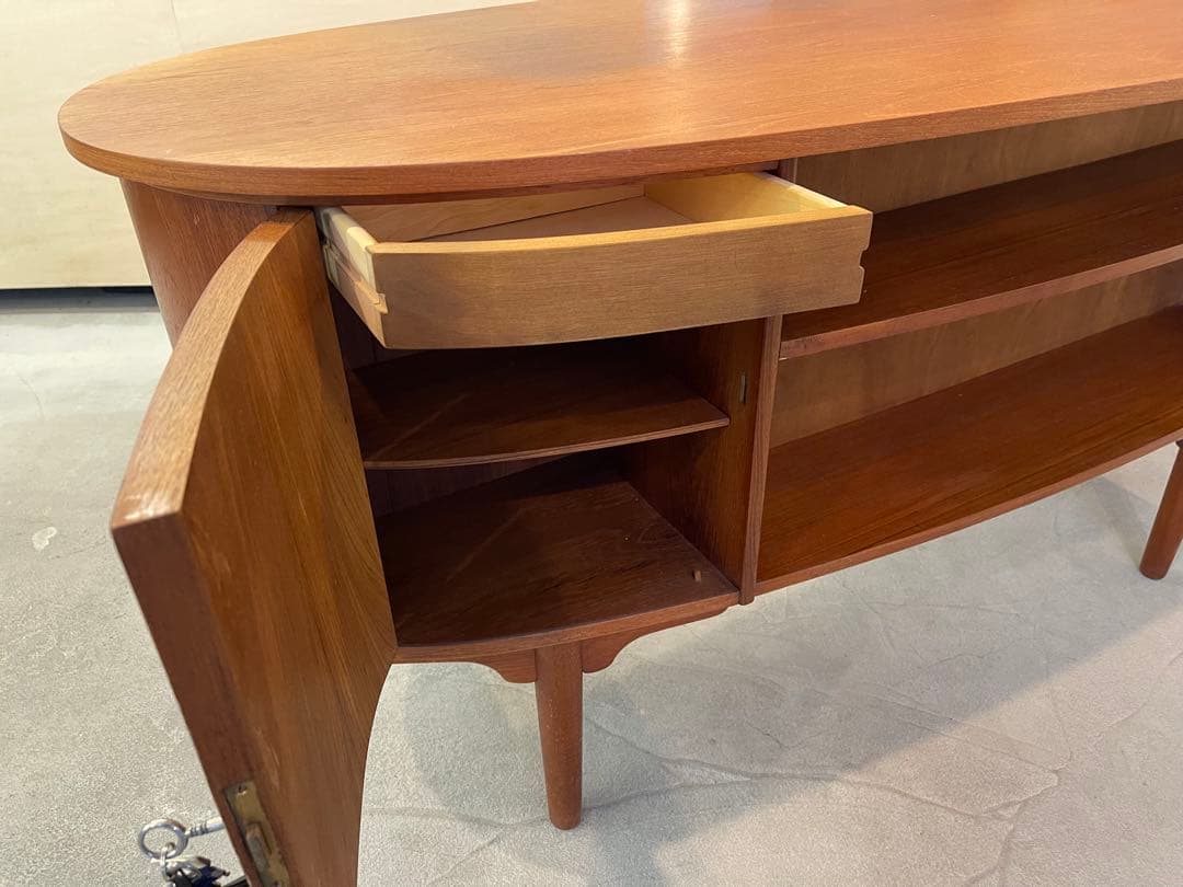 ヴィンテージ　北欧家具　チーク材　キドニーデスク　デンマーク