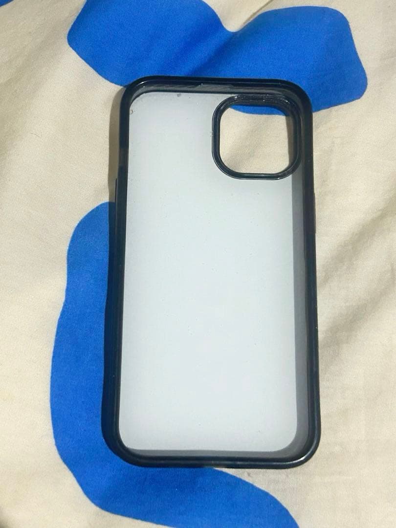 YAN YAN 刺繍 iPhone 13用ケース ネイビー