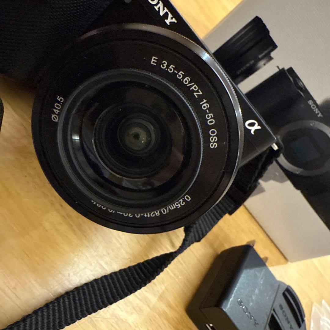 ほぼ未使用！SONY ZV-E10ボディ ミラーレス一眼カメラ