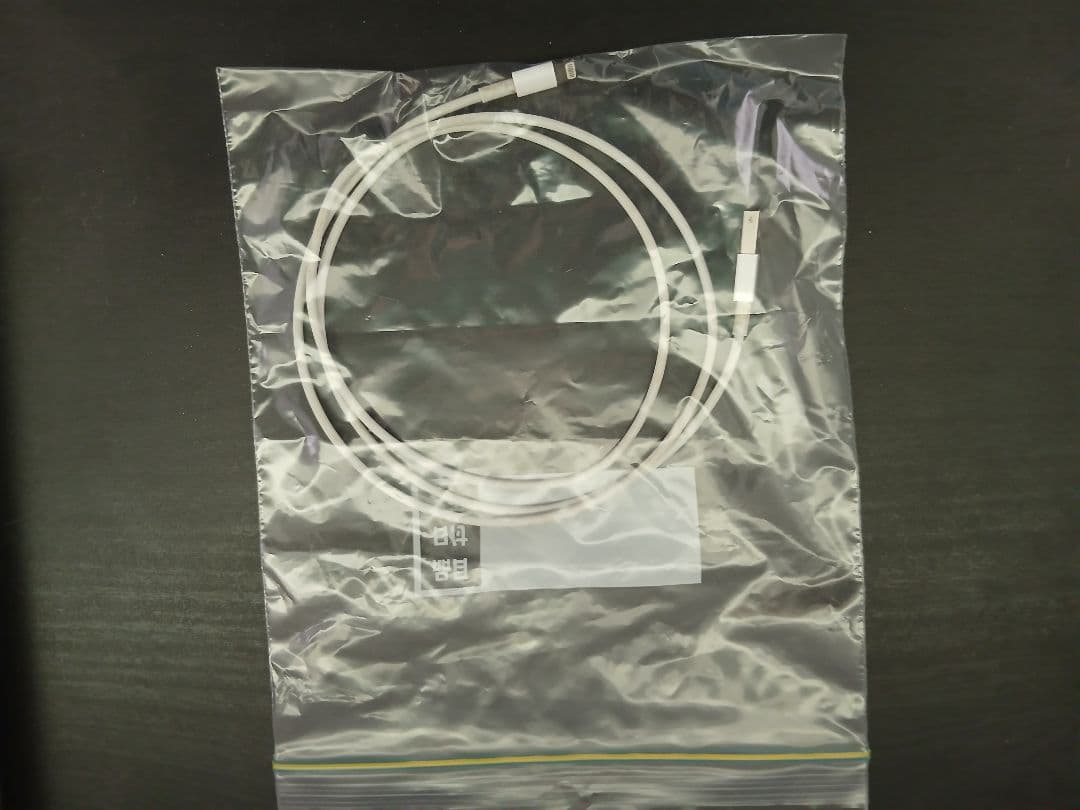 iPhone se 第2世代 64GB ブラック　(未使用イヤホン付)